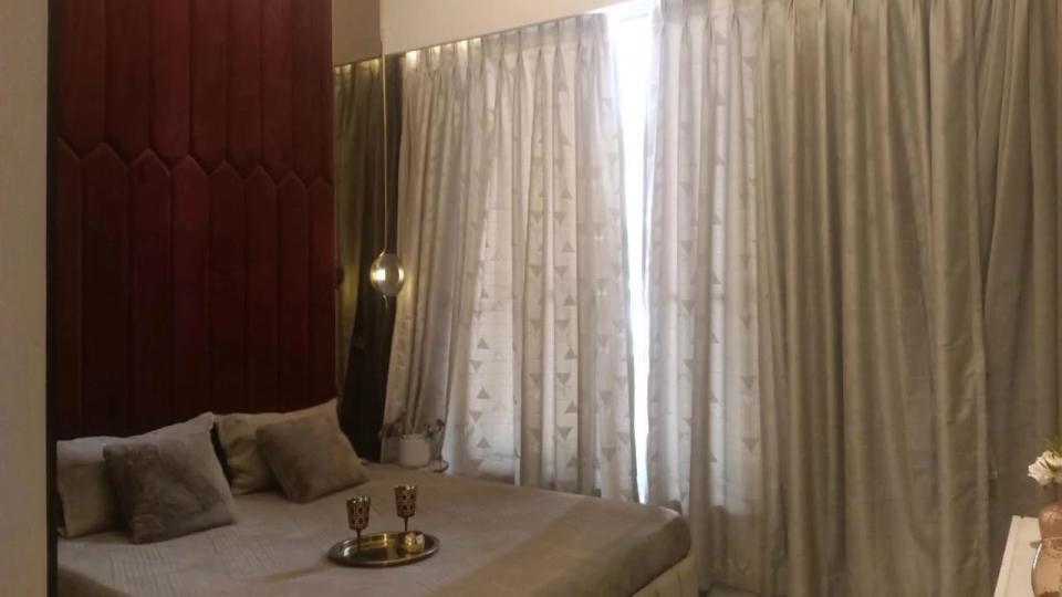 Modis Rashmi Square Video 1